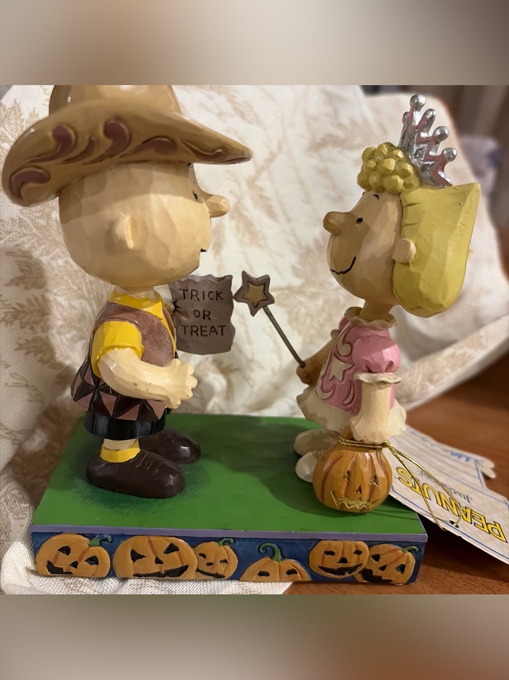 Jim Shore Peanuts Halloween Figurines Charlie Brown and Lucy in Yellow & Pink
